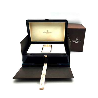 Patek Philippe Calatrava 4906/200 Mother of Pearl Diamond Dial 28