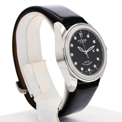 Tudor Glamour Date