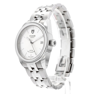 Tudor Glamour Date