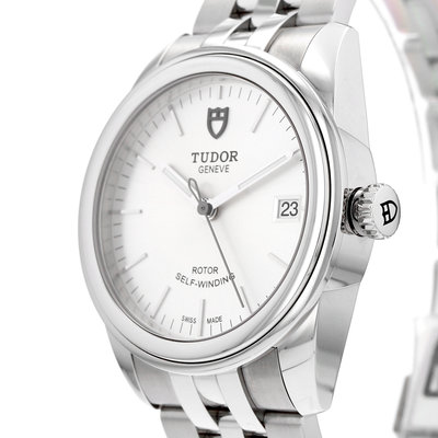 Tudor Glamour Date
