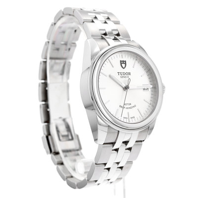 Tudor Glamour Date