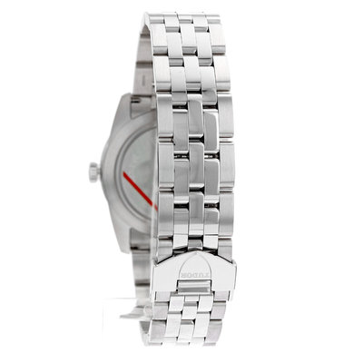 Tudor Glamour Date