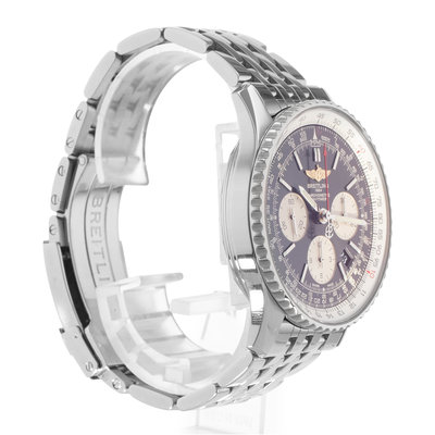 Breitling Navitimer 01