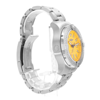 Breitling Avenger Superwolf