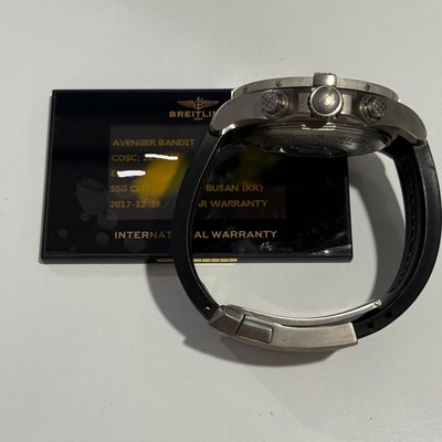 Breitling Avenger Bandit